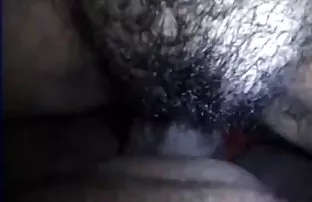 செக்ஸ் ஆபாச இரட்டை ஊடுருவல் ஒரு ஆடம்பரமான அழகிக்கு ஒரு அற்புதமான உச்சியை அளிக்கிறது