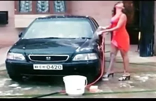 செக்ஸ் ஆபாச ஒரு வக்கிரம் ஒரு கன்று ஈன்ற அறையில் பள்ளி சீருடையில் ஒரு விபச்சாரியைப் பிடிக்கிறது