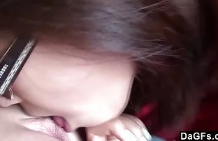 செக்ஸ் ஆபாச புதிய செயலாளரின் தொண்டையின் ஆழத்தின் அளவீடுகள்