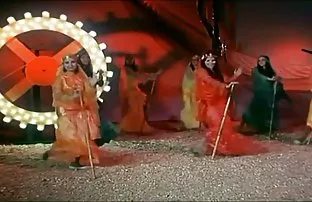 செக்ஸ் ஆபாச இரண்டு சகோதரிகள் சமையலறையில் நேரடி செக்ஸ் செக்ஸ் குறித்து வழுக்கை அண்டை வீட்டாரை உரையாடினர்