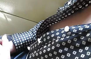 செக்ஸ் ஆபாச ஒரு கடினமான சூழ்நிலையில் ஒரு அழகான குஞ்சுக்கு உதவியது மற்றும் குவியல் வரை புணர்ந்தது