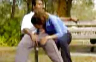 செக்ஸ் ஆபாச டெலியை சரிசெய்ய மற்றும் அனைத்து விரிசல்களையும் ஃபக் செய்ய சரியான அண்டை